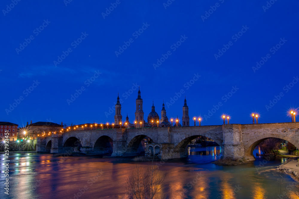 Obraz premium Basilica of Our Lady of the Pilar in Zaragoza, Spain