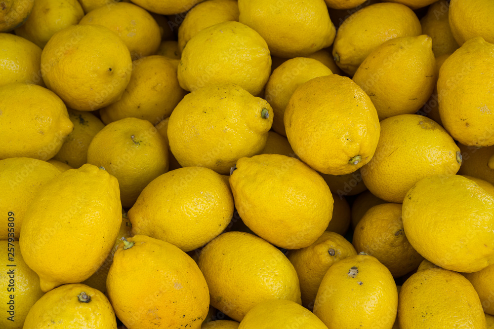 Zitronen am Markt