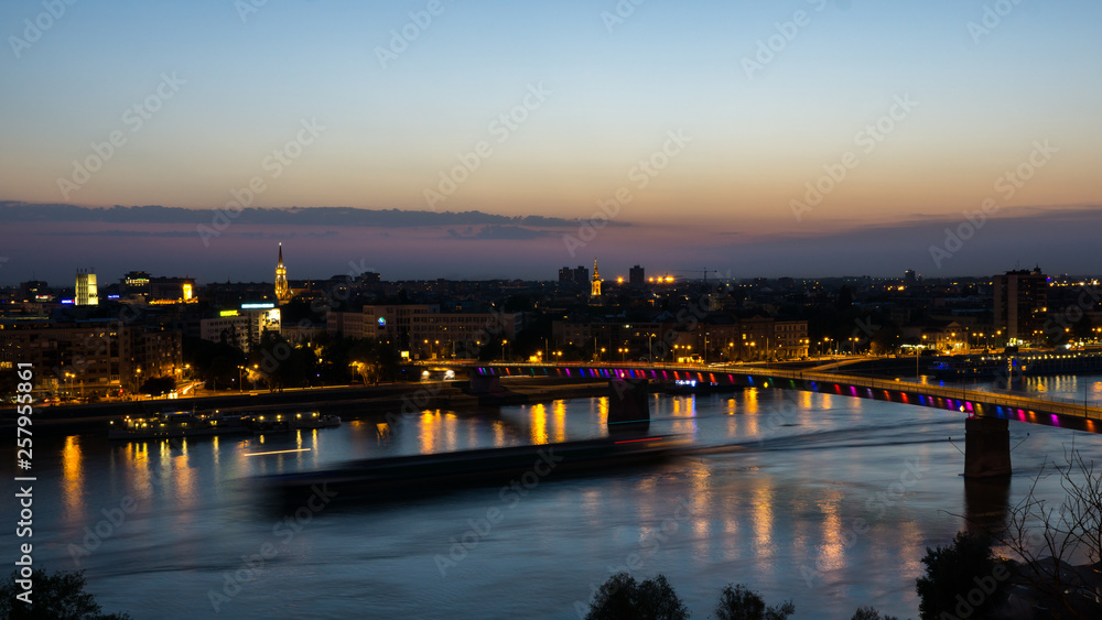 Novi sad Sicht von Oben auf die Donau