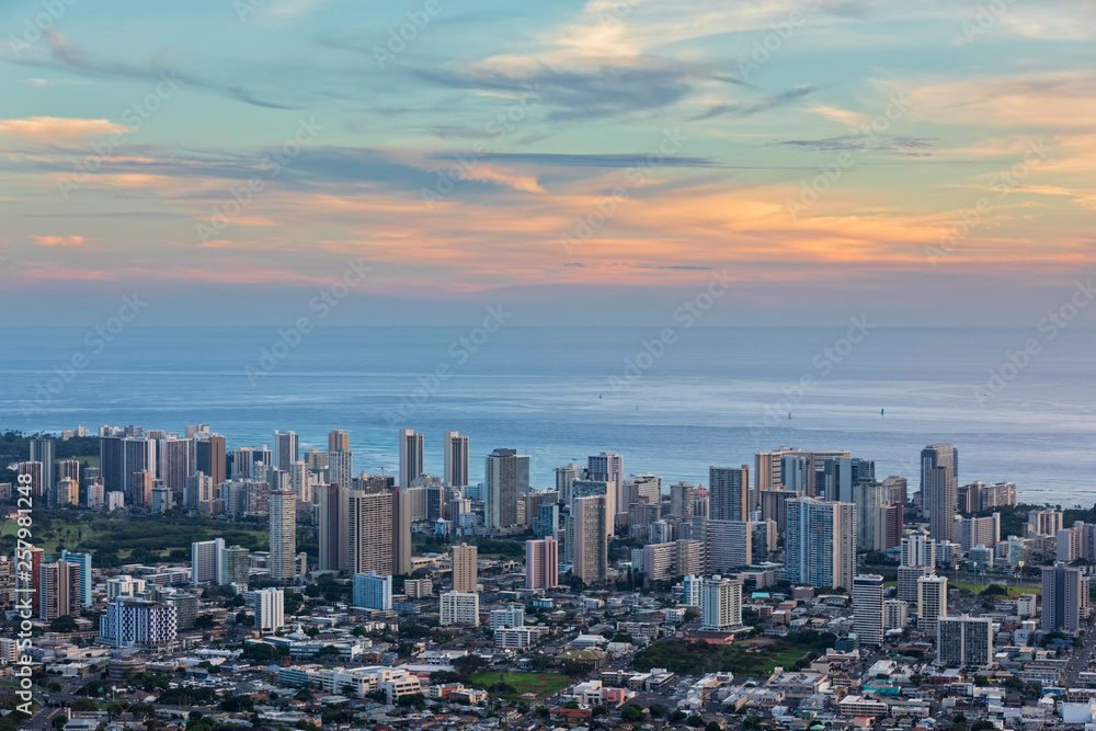 USA, Hawaii, Oahu, Pacific Ocean, Skyline of Honolulu, in the evening USA, Hawaii, Oahu, Pacific Ocean, Skyline of Honolulu, in the evening