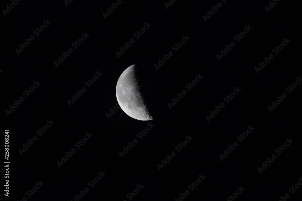 Zunehmender Mond, Mondphasen 12.02.2019 Zunehmender Mond, Mondphasen 12.02.2019