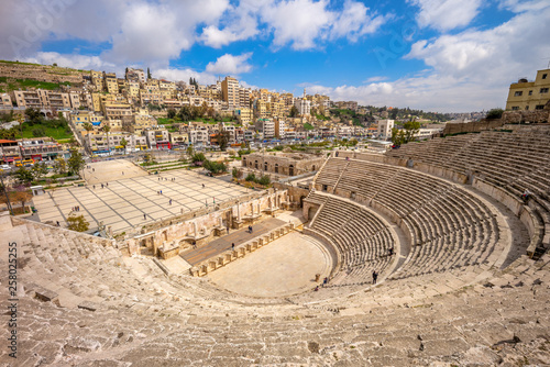 Tableau sur toile Aerial view of Roman Theatre in Amman, Jordan