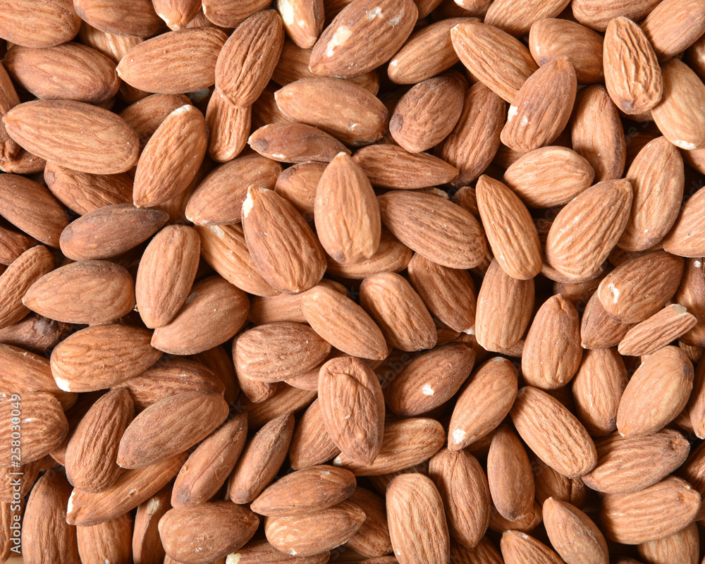 Raw almonds Raw almonds
