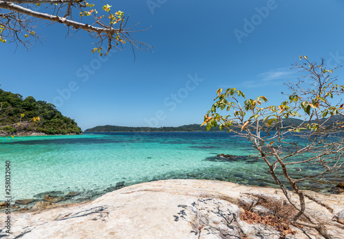 Fototapeta Naklejka Na Ścianę i Meble -  Beautiful tropical beach in andaman sea at lipe