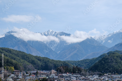 木曽駒ヶ岳と上松町 © Rummy & Rummy