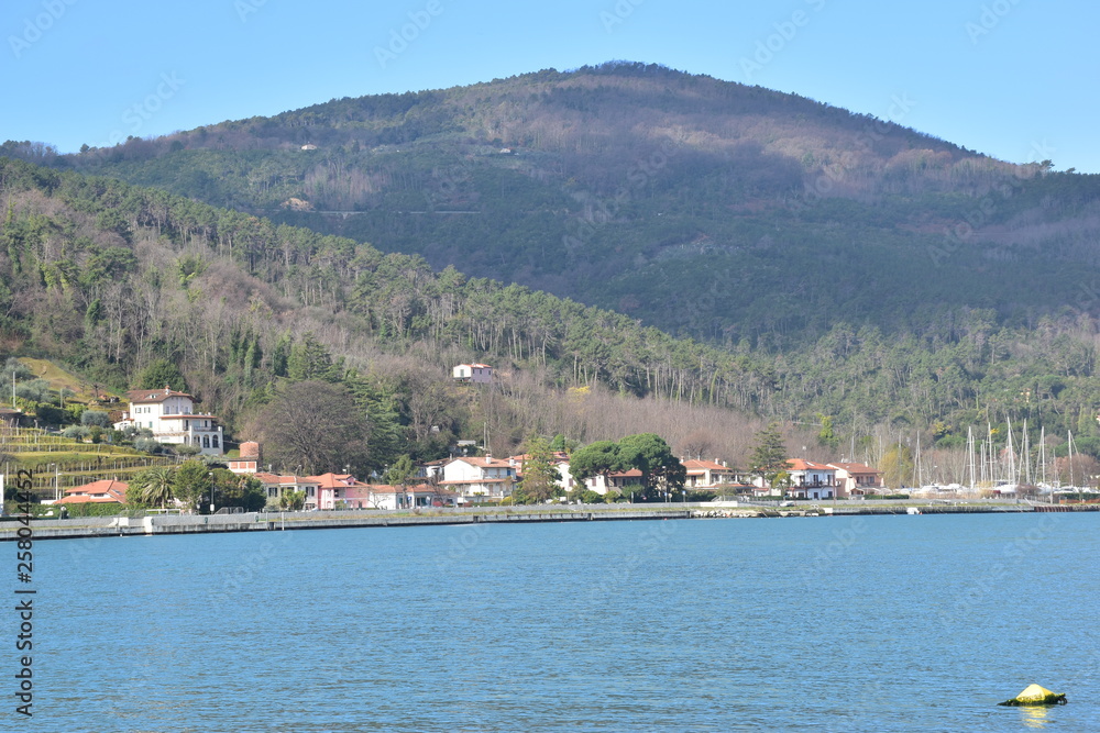 Veduta della riva del fiume Magra, Fiumaretta, Sarzana, La Spezia