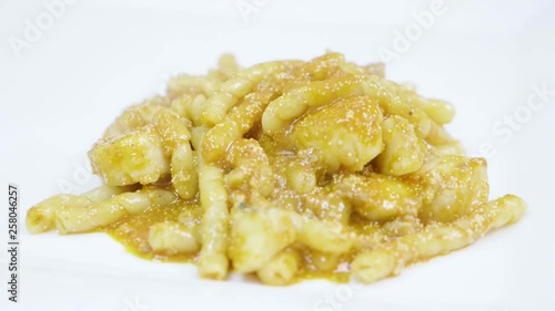 busiate, ristorante, splash, cucina, pasta, pesce, ristorazione, lavoro, difficolta'