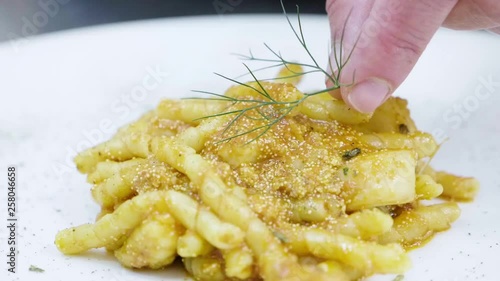 busiate, ristorante, splash, cucina, pasta, pesce, ristorazione, lavoro, difficolta'