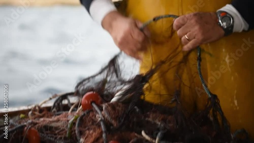 pescatore, rete, barca, pesca, pesce, pescato, mediterraneo, mare, trasparenza, food, ristorante, business, lavoro