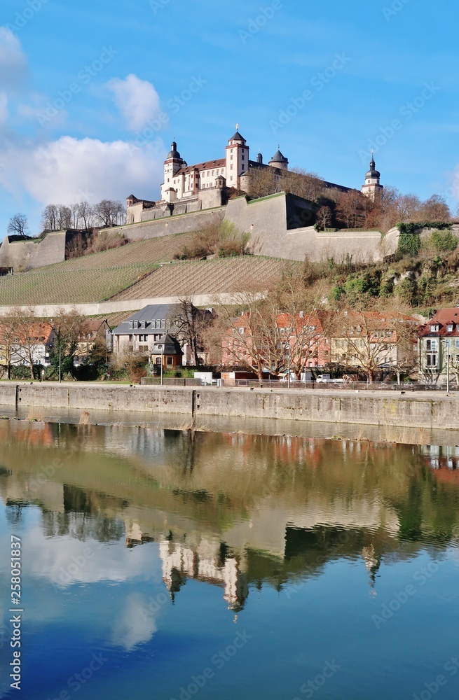 Würzburg, Main, Festung Marienberg, Spiegelbild