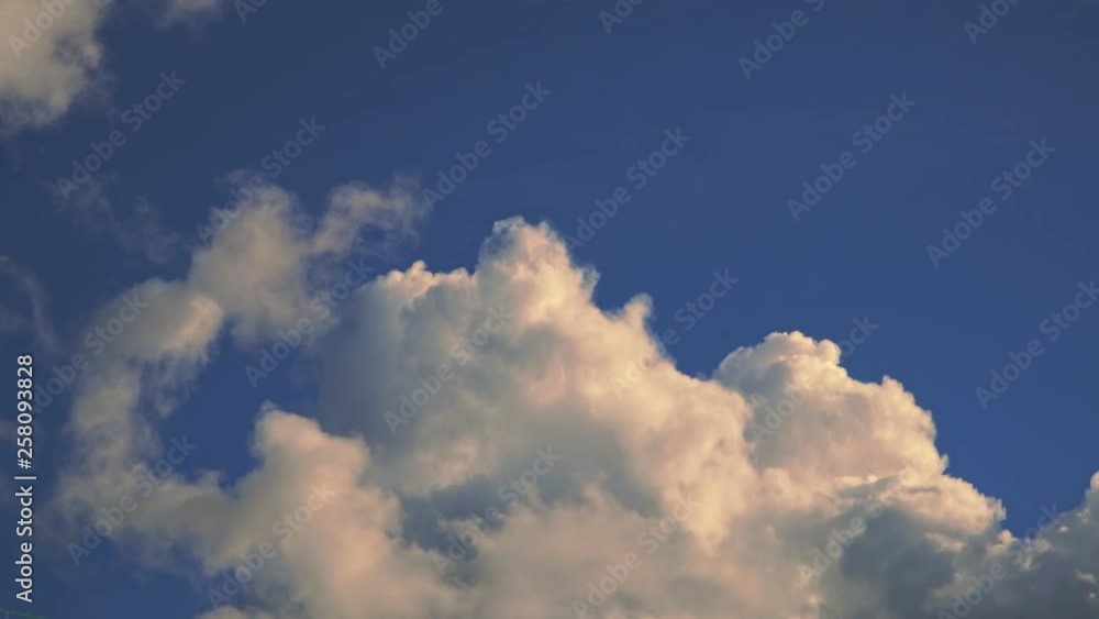 Beautiful cloud in the blue sky Beautiful cloud in the blue sky