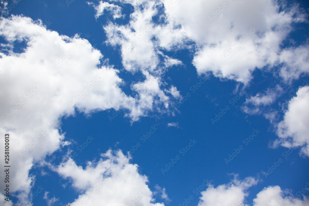 Obraz premium spring sky with white clouds and blue sky.