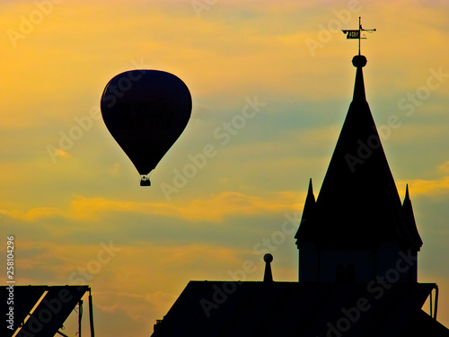 Ballon und Turm