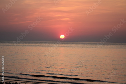 Fototapeta Naklejka Na Ścianę i Meble -  sunset over the sea