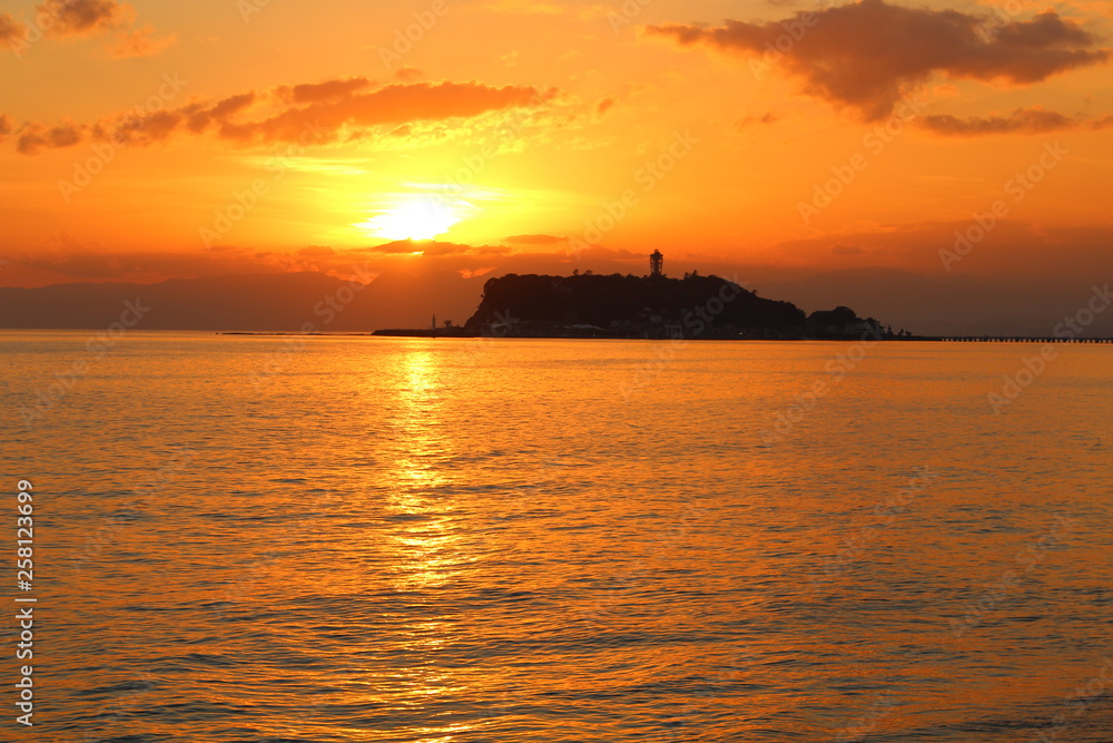 江ノ島と夕日 江ノ島と夕日