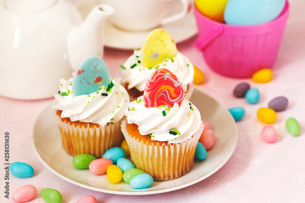 Easter vanilla cupcake. Easter vanilla cupcake.