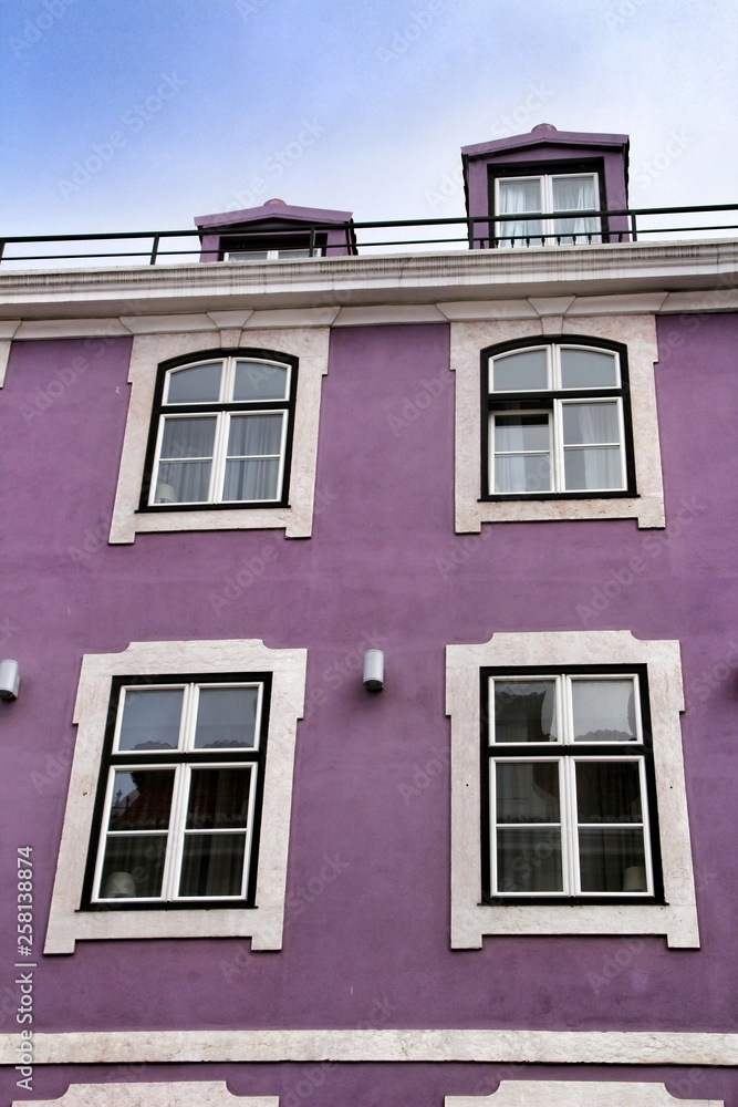 Fototapeta premium Old colorful and vintage facades in Lisbon