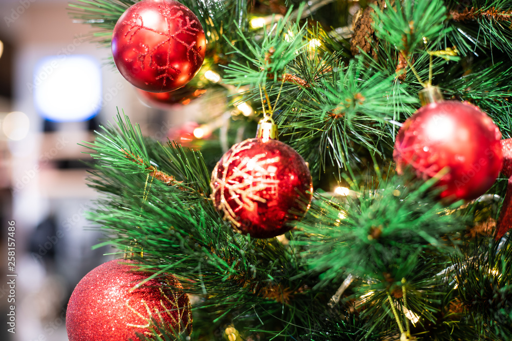 Obraz premium Colorful decoration on christmas tree new year concept