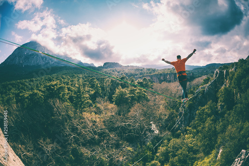 фотографія Highline in the mountains.