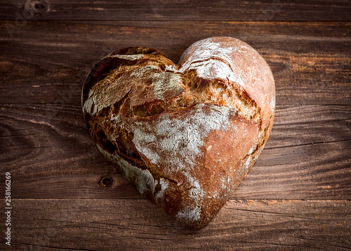 Brot in Herzform