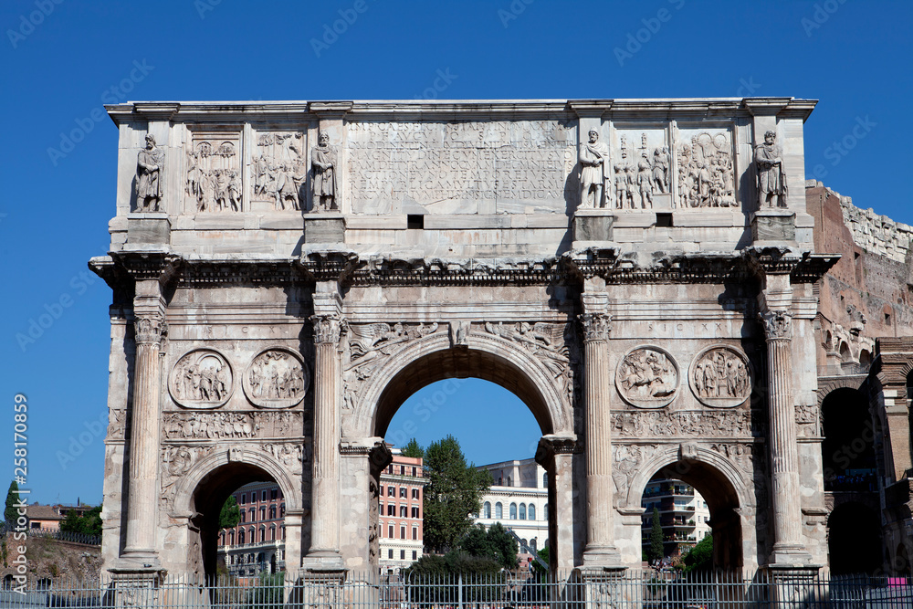 The triumphal arch at the Colosseum