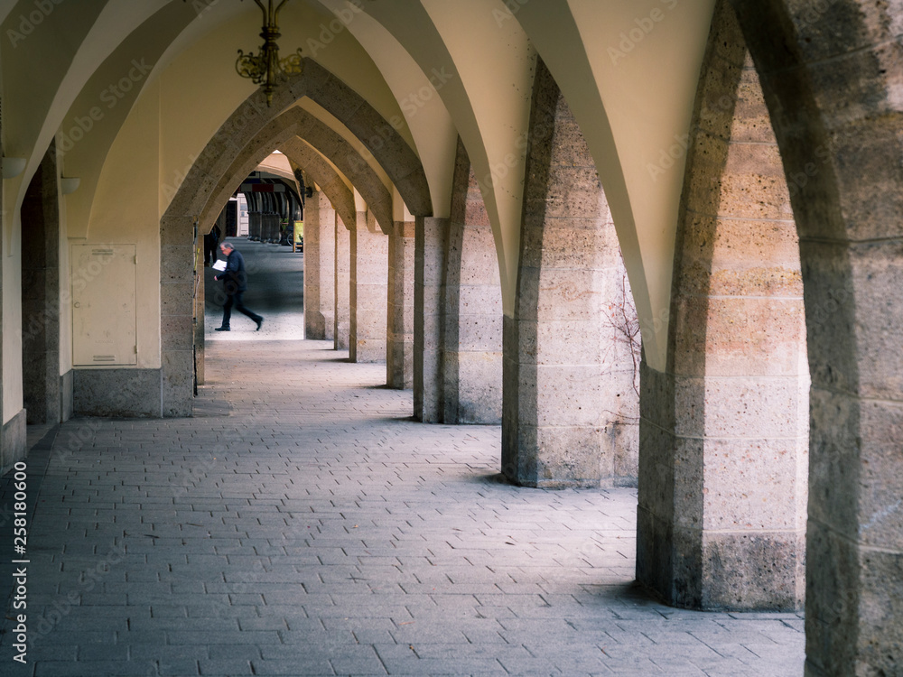 Obraz premium Wiener Neustadt Arkaden am Hauptplatz