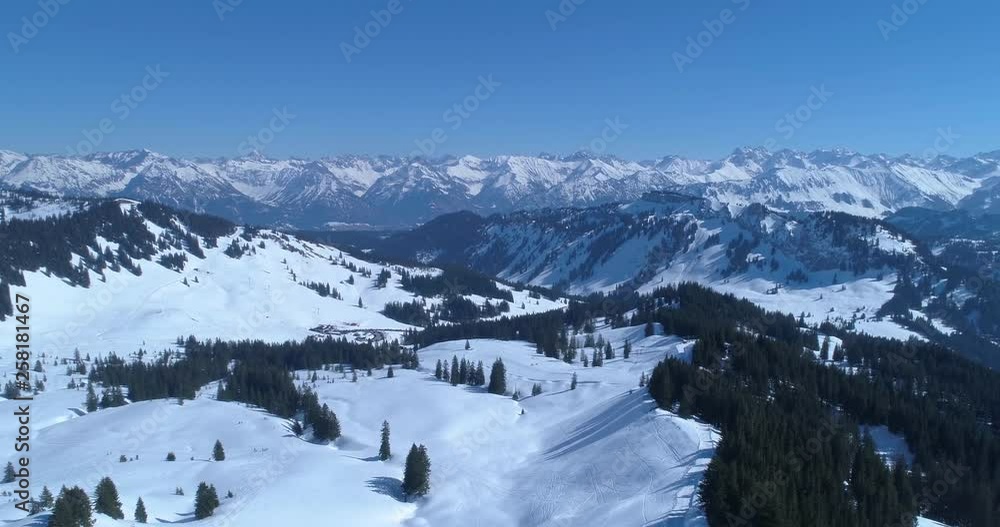 Luftaufnahme Panorama Alpen Winter / Berge / Bergkette / Ski fahren / Winterlandschaft / Natur Luftaufnahme Panorama Alpen Winter / Berge / Bergkette / Ski fahren / Winterlandschaft / Natur