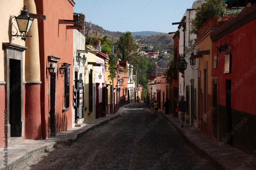  A street in the historic center, San Miguel de Allende, Guanajuato, Mexico.