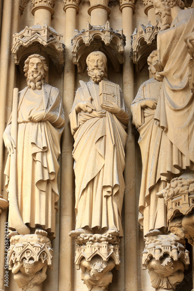 Statues. Portail principal Sud. Cathédrale Saint-Etienne. Metz. / Eastern statues. South main gate. St. Stephen Cathedral. Metz.
