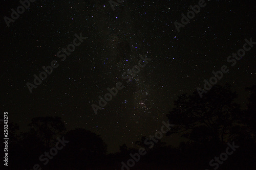 Céu estrelado na zona rural de Três Marias, Minas Gerais, Brasil.