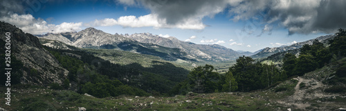 Panorama der korsischen Bergwelt