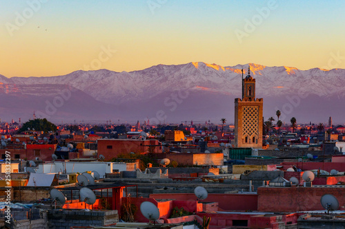 Fototapeta Naklejka Na Ścianę i Meble -  MARRAKECH, MOROCCO Sunset. Atlas Mountains