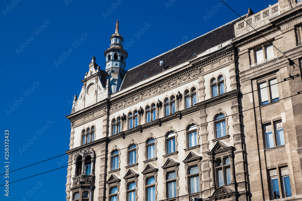 Fototapeta premium Beautiful architecture of the buildings at Budapest city center