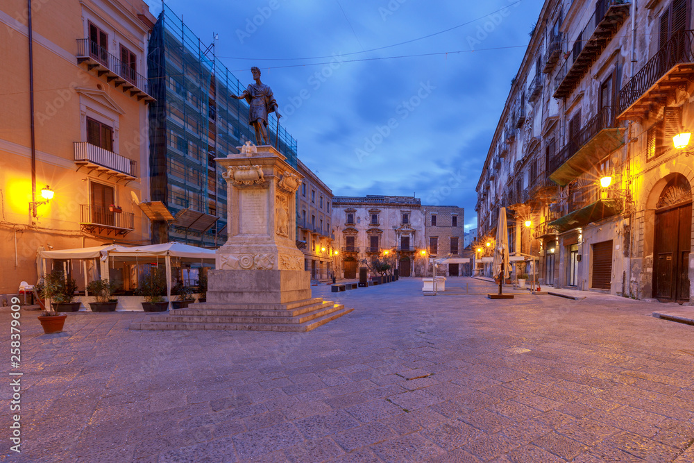Fototapeta premium Palermo. Street Vittorio Emanuele.