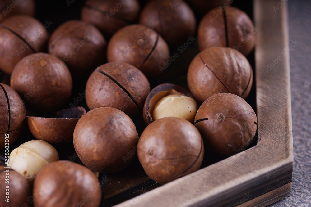 Obraz premium Macadamia nuts closeup.