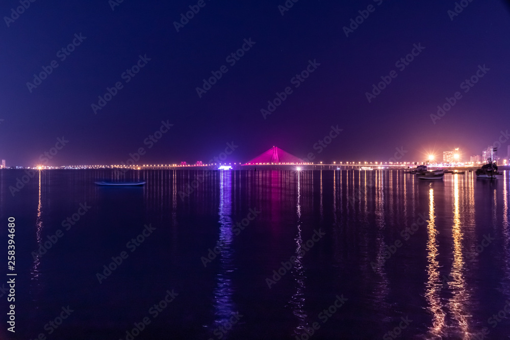 Obraz premium Night View of Bandra Worli Sea Link Bridge