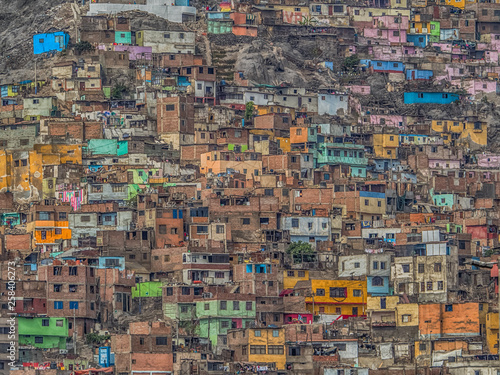 Shanty town, LIma © Mirek