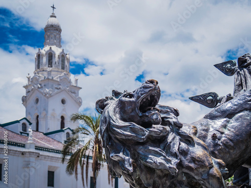 Obraz na płótnie Lion statue at Plaza Grande in the historical center of Quito, Ecuador w salonie