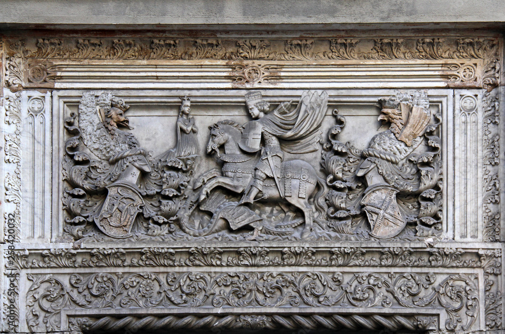San Giorgio e il drago; altorilievo in marmo, portale di una delle antiche case dei Doria in piazza San Matteo, Genova