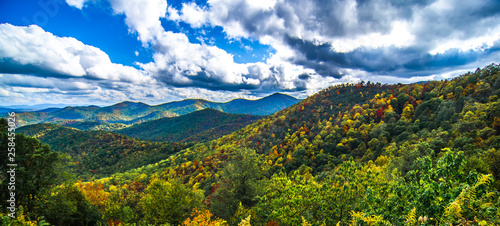 Billede på lærred blue ridge and smoky mountains changing color in fall