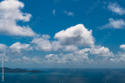 Luftaufnahme beim Helikopter-Rundflug   ber Whitsunday Island