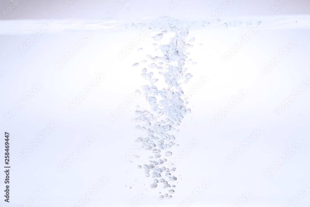 水中の泡