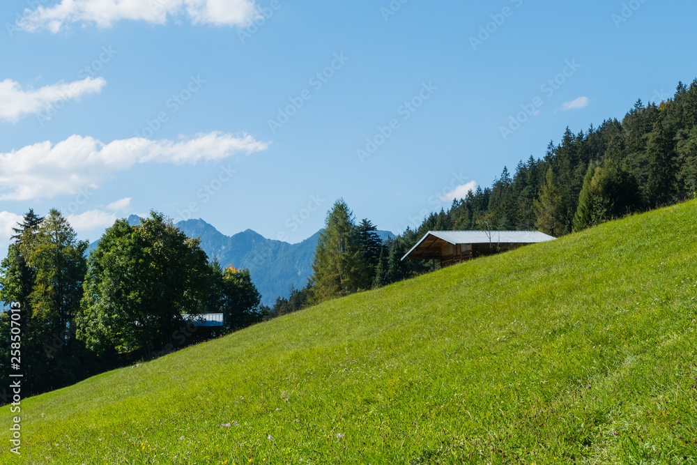 Alpenhütten auf Alm Garmisch-Partenkirchen