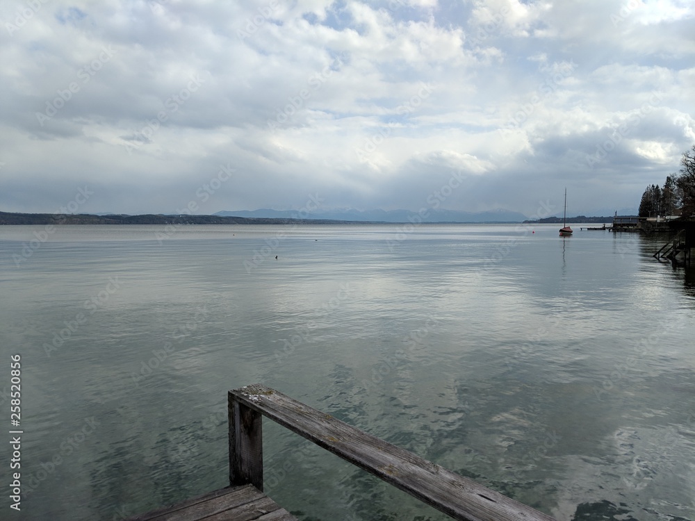Impressionen vom Starnberger See in Bayern südlich von München