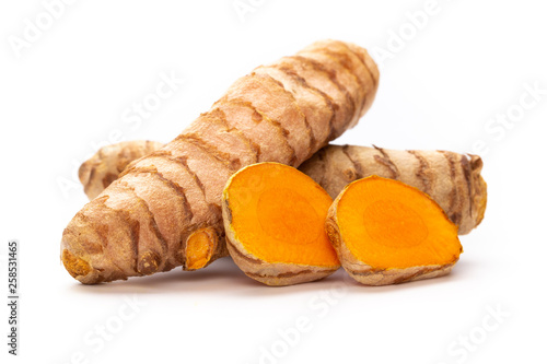 Obraz na płótnie Turmeric isolated on white background w salonie