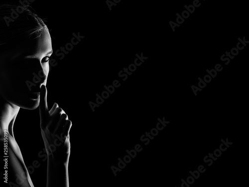 Tableau sur toile finger on lips