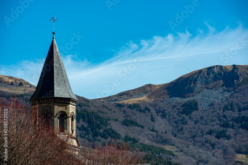 clocher de l' église de La Bourboule photo