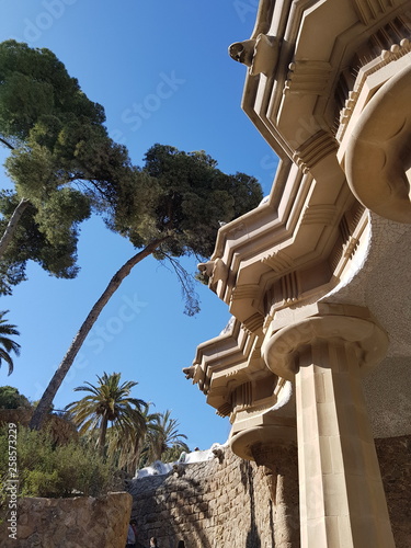 architecture espagnole ,balcon ,et pilier