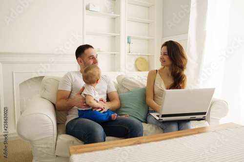 Tableau sur toile parental leave, family, parenthood