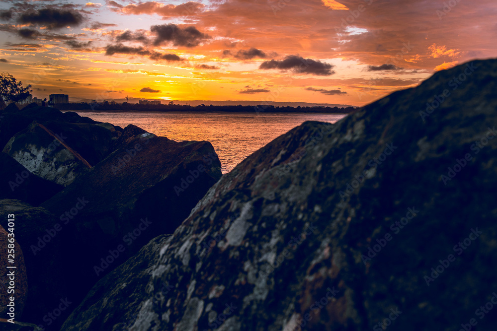 Fototapeta premium Orange Skies On The Rocks